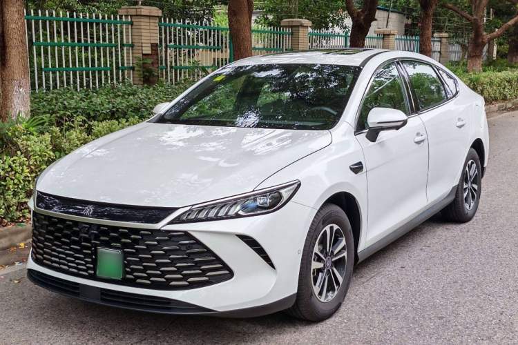 Used BYD Qin PLUS 2025 DM-i Smart Drive 120KM Superior Model
