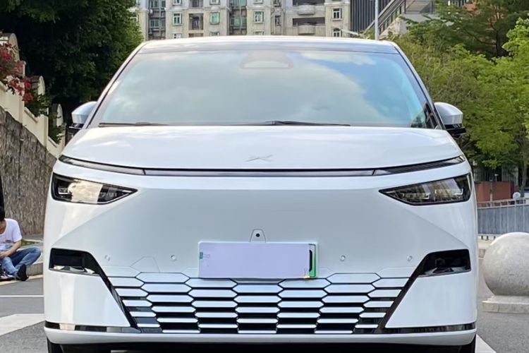 Used XPeng X9 2024 702 Ultra-Long Range Pro
