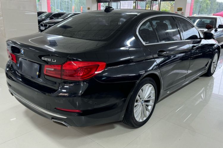 Used BMW 5 Series 2019 Facelifted 525Li Luxury Package
