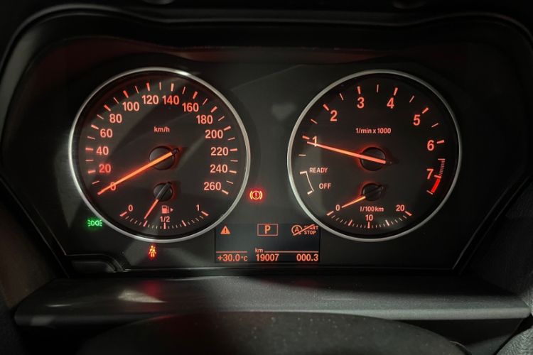 Used BMW 2 Series 2015 218i
