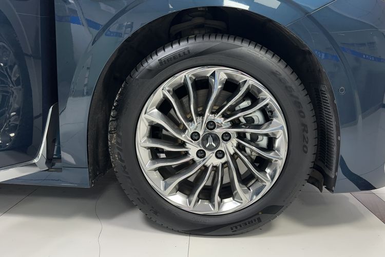 Used VOYAH Dream 2025 PHEV Four-Wheel-Drive Flagship Version – Qiankun Edition
