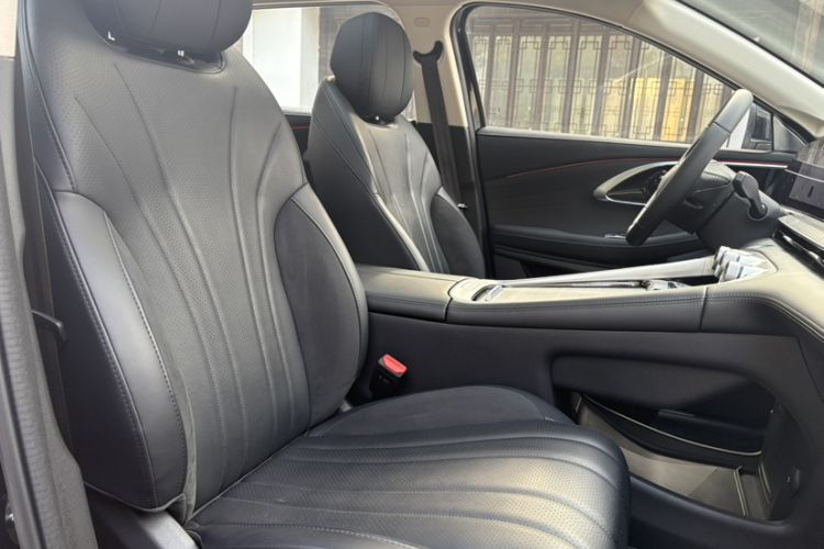 Used  Lingyun 2024 300T Two-Wheel Drive Starlight Edition