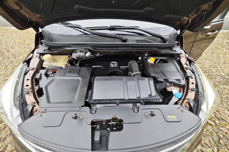 Used HYOSOW H3 2015 1.5L Manual Comfort Model
