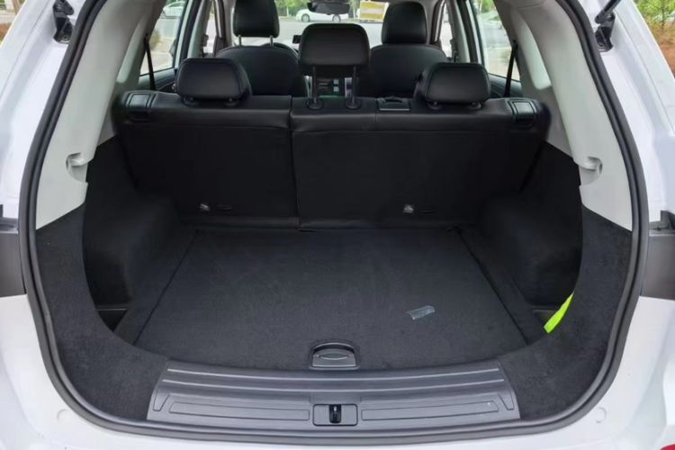 Used Roewe RX5 2023 PLUS 330TGI Automatic Trendsetting Smart Edition
