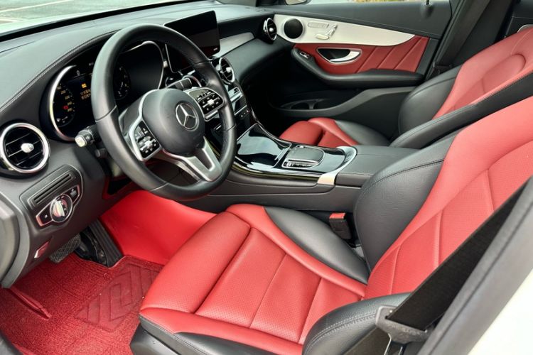 Used Mercedes-Benz GLC Coupe 2020 GLC 260 4MATIC Coupe SUV
