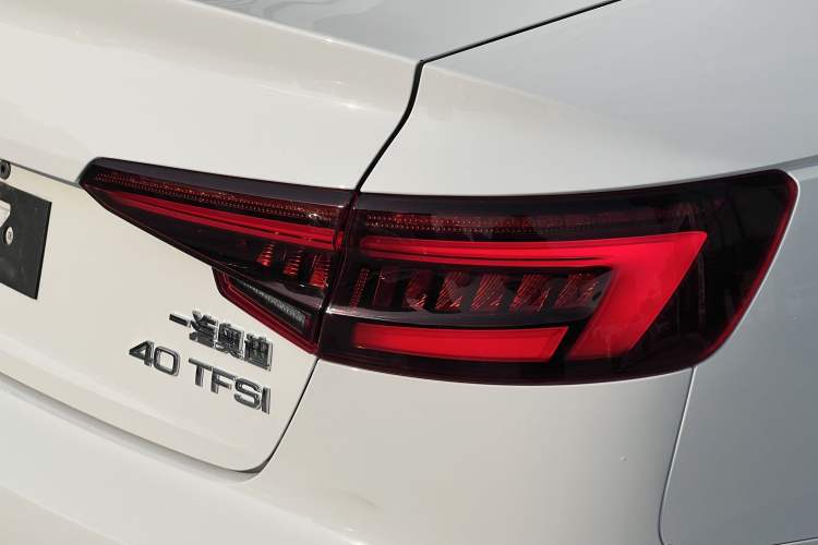 Used Audi A4L 2019 40 TFSI Fashion Edition China VI Emission Standard
