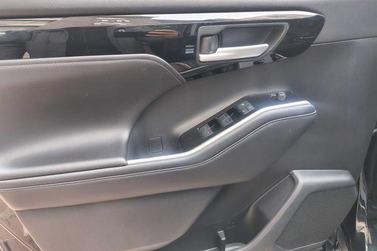 Used Toyota Highlander 2022 Dual-Engine 2.5L Four-Wheel Drive Prestige Version 7 Seats
