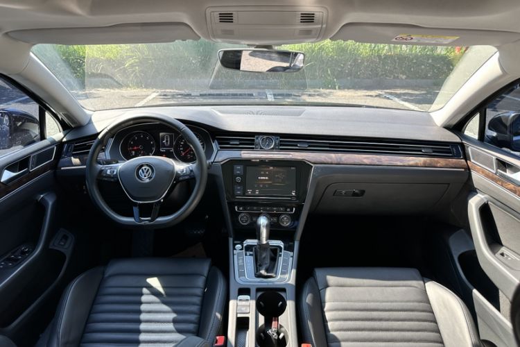 Used Volkswagen Magotan 2019 330TSI DSG Luxury Model China V Standard
