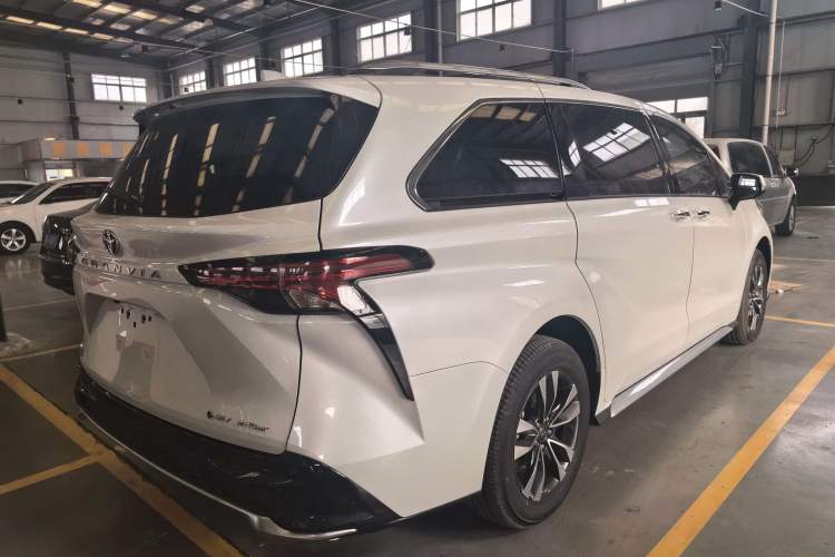 Used Toyota Granvia 2026 Model 2.5L Hybrid Prestige PLUS Four-Wheel Drive Edition