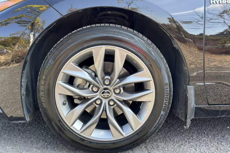 Used Toyota Avalon 2019 Dual-Engine 2.5L Luxury Edition China V Standard
