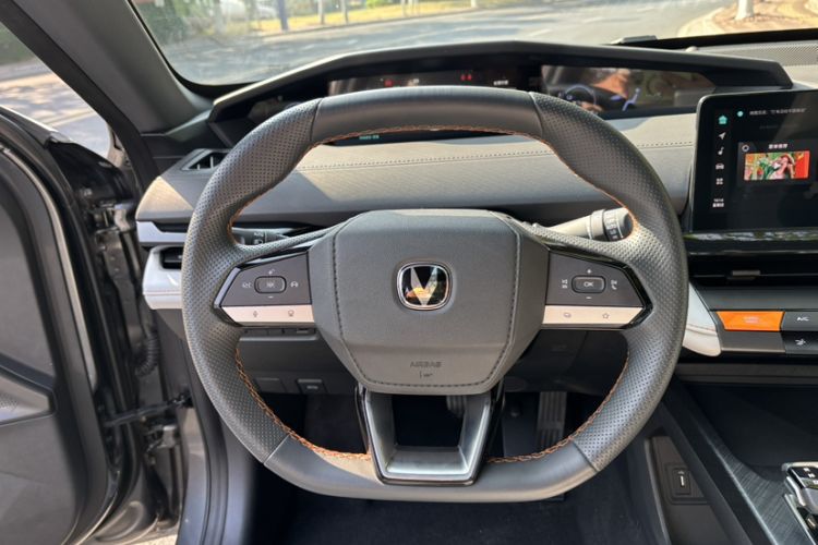 Used Changan UNI-V iDD 2024 Blue Whale Smart Electric iDD 136km ZhiKu Model