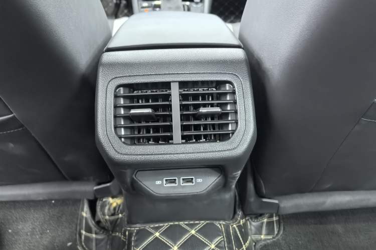 Used Volkswagen Bora 2023 300TSI DSG Prestige Edition
