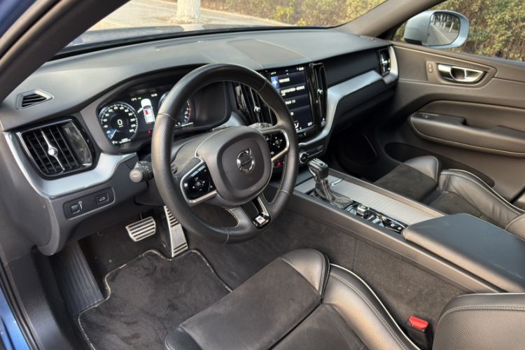 Used Volvo XC60 2018 T5 4x4 Smart & Sporty Edition
