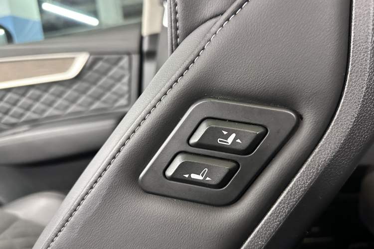 Used Hongqi HS7 2022 3.0T Automatic All-Wheel Drive ZhiLian Flagship Edition Five Seats
