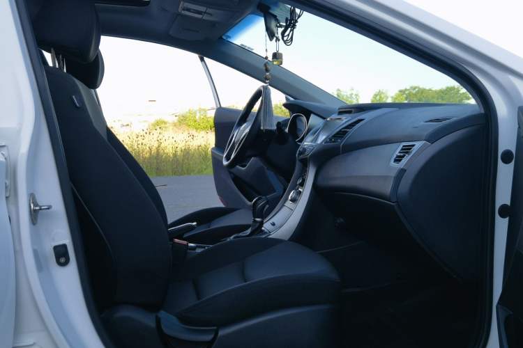 Used Hyundai Elantra 2016 1.6L Automatic Prestige Edition
