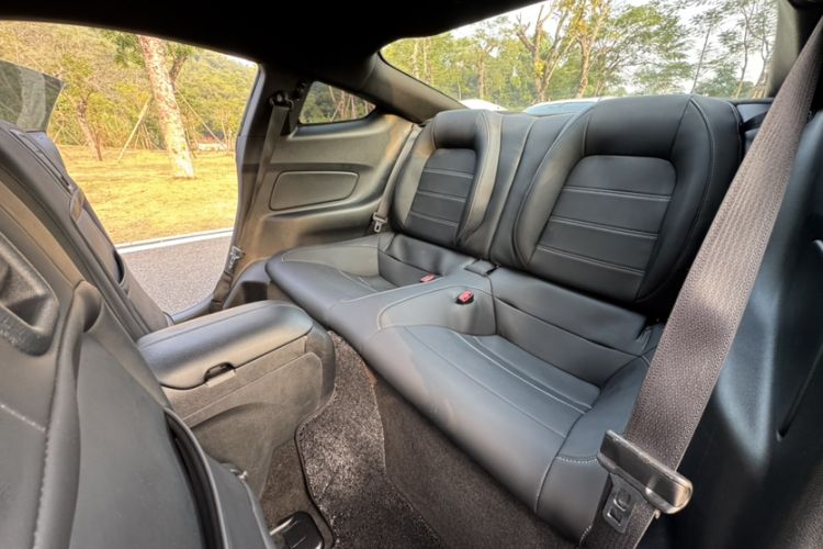 Used Ford Mustang 2015 2.3T Automatic U.S.-Spec Version