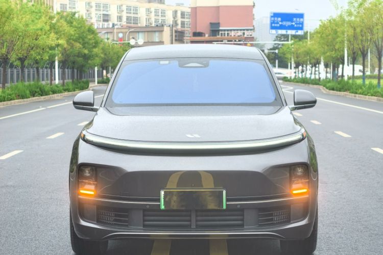 Used Li Auto L8 2023 Pro Model
