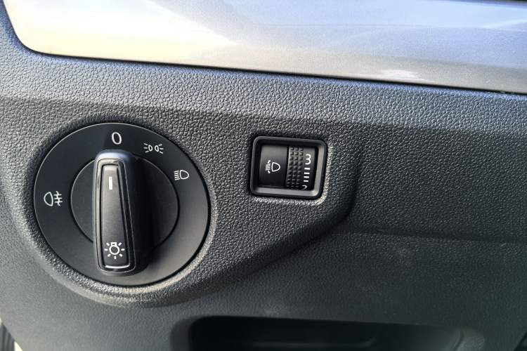 Used Volkswagen Lavida 2019 Lavida Start 1.5L Manual Fashion Edition China VI Standard