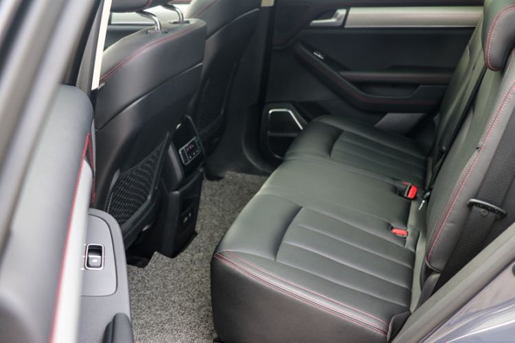 Used BYD Tang New Energy 2018 DM 2.0T All-Wheel Drive Smart Connectivity Luxury Model 7 Seats China V Emission Standard
