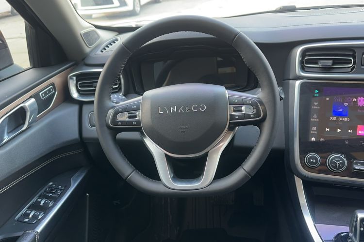 Used Lynk & Co 01 2019 2.0T Two-Wheel-Drive Pro Version China VI Standard