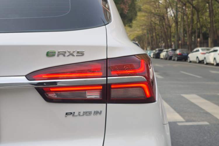 Used Roewe RX5 New Energy 2017 eRX5 50T Hybrid Connected Prestige Flagship Edition
