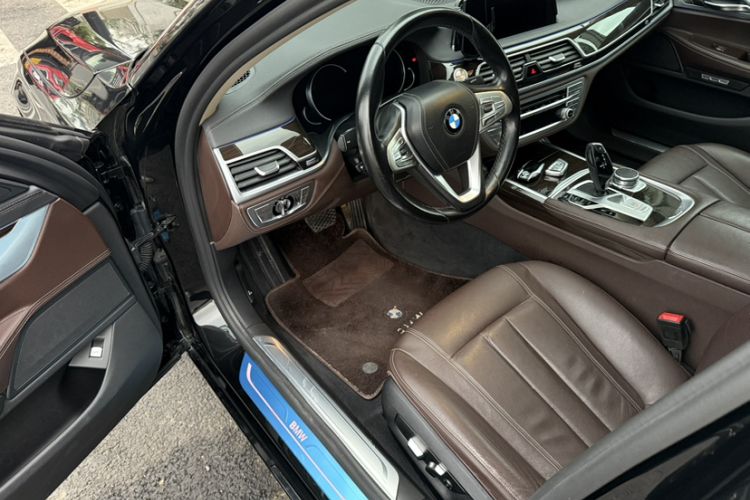 Used BMW 7 Series 2017 730Li Leading Model
