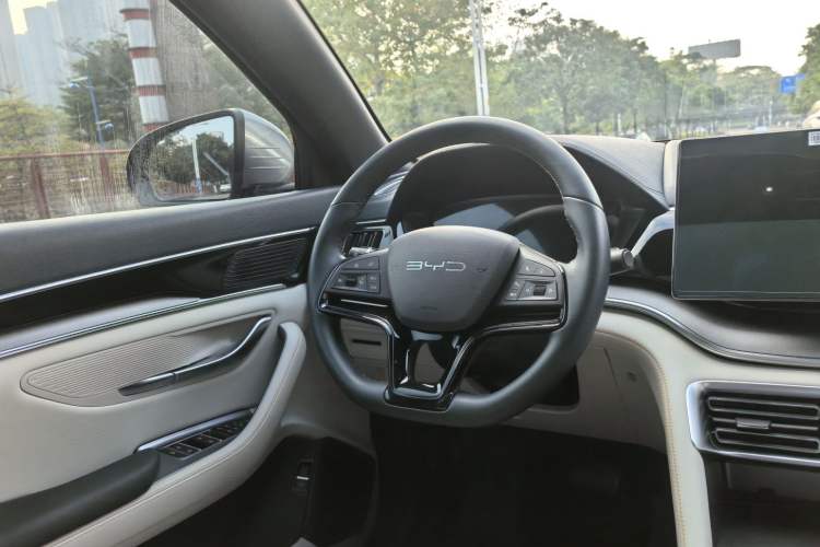 Used BYD Song PLUS New Energy 2023 Champion Edition DM-i 110KM Flagship Model