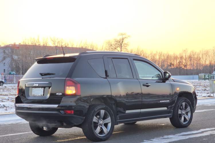 Used  Compass (Import) 2014 Revised Version 2.4L Four-Wheel Drive Comfort Edition
