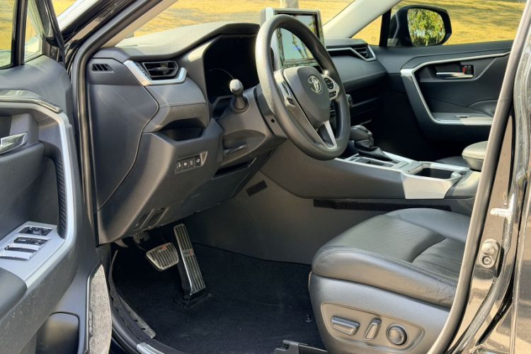 Used Toyota RAV4 2020 Dual-Engine 2.5L E-CVT Two-Wheel Drive Elite Edition
