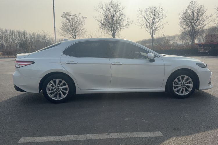 Used Toyota Camry 2021 2.0G Luxury Edition
