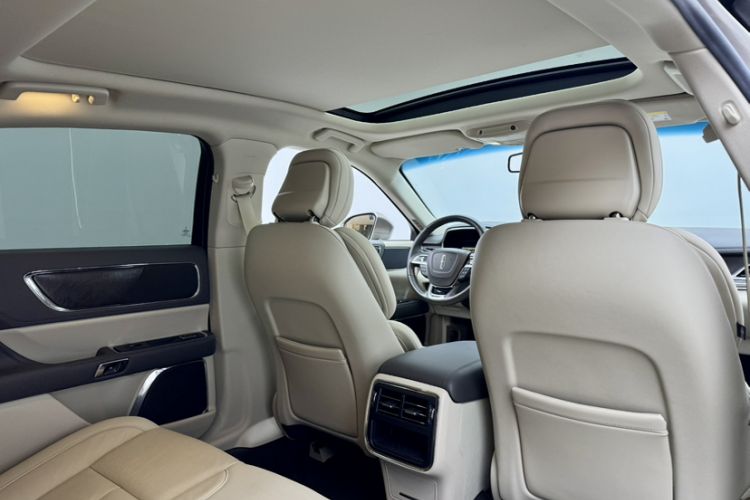 Used Lincoln Continental 2019 2.0T Two-Wheel Drive Luxury Edition China VI Standard
