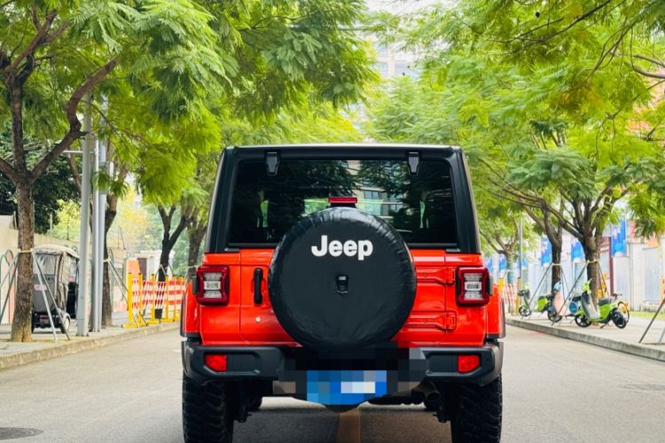 Used  Wrangler 2019 2.0T Sahara Four-Door Version China VI Emission Standard
