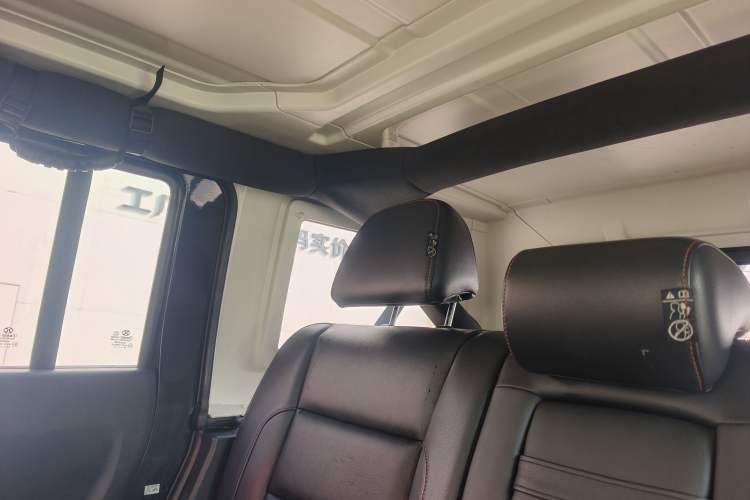 Used Beijing Auto BJ40 2016 40L 2.0T Manual All-Wheel Drive Prestige Edition
