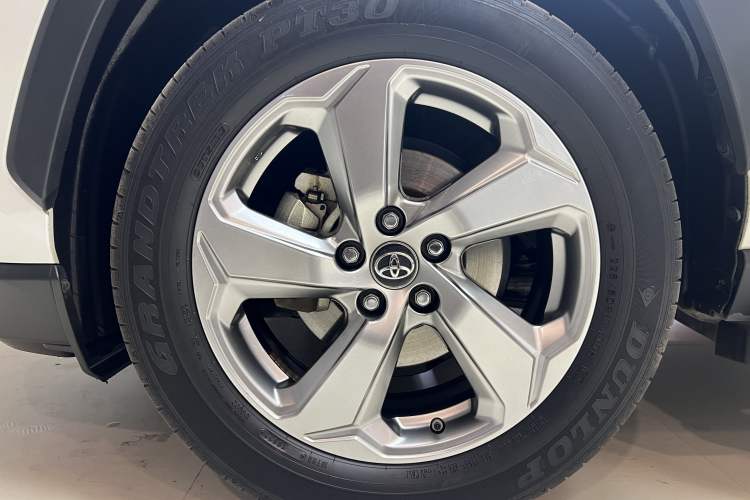 Used Toyota RAV4 2021 2.0L CVT Two-Wheel Drive Fashion PLUS Edition
