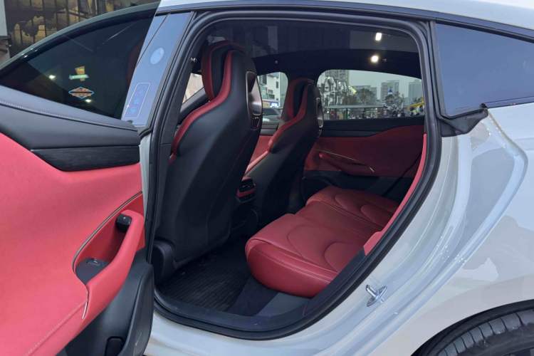 Used Xiaomi Auto SU7 2024 Rear-Drive Ultra-Long Range Advanced Pro-Level Intelligent Driving Version
