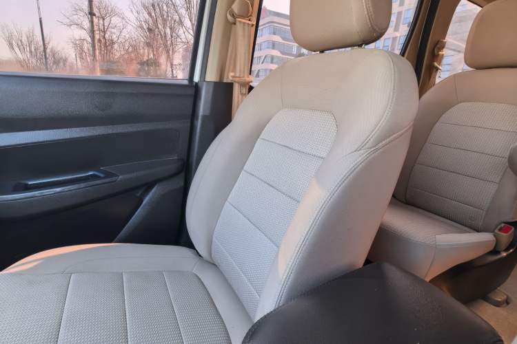 Used Wuling Hongguang 2019 1.5L S Standard Version China VI LAR
