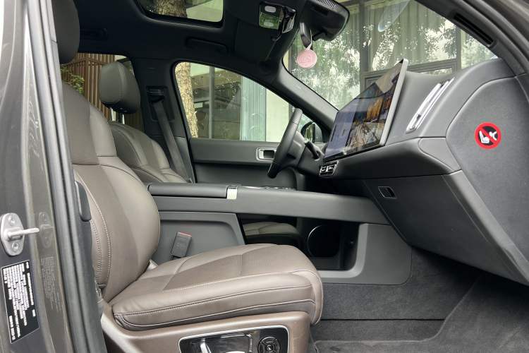 Used Li Auto L8 2023 Pro Model
