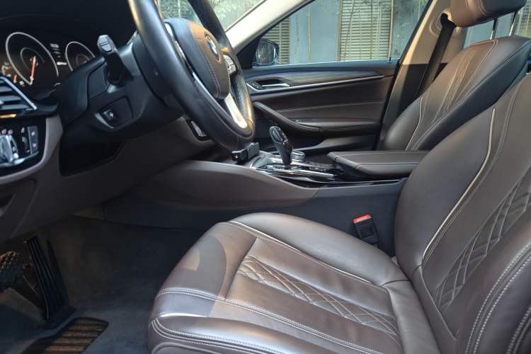 Used BMW 5 Series New Energy 2019 530Le Luxury Package
