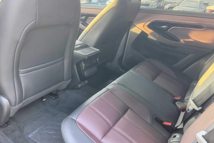 Used Land Rover Range Rover Evoque 2022 Facelifted Aurora L 249 PS R-Dynamic Luxury Edition