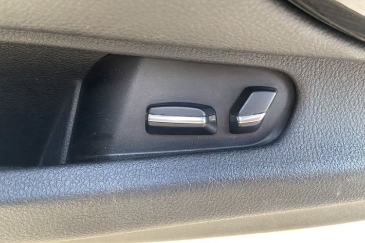 Used BMW 3 Series 2017 320Li Luxury Design Package
