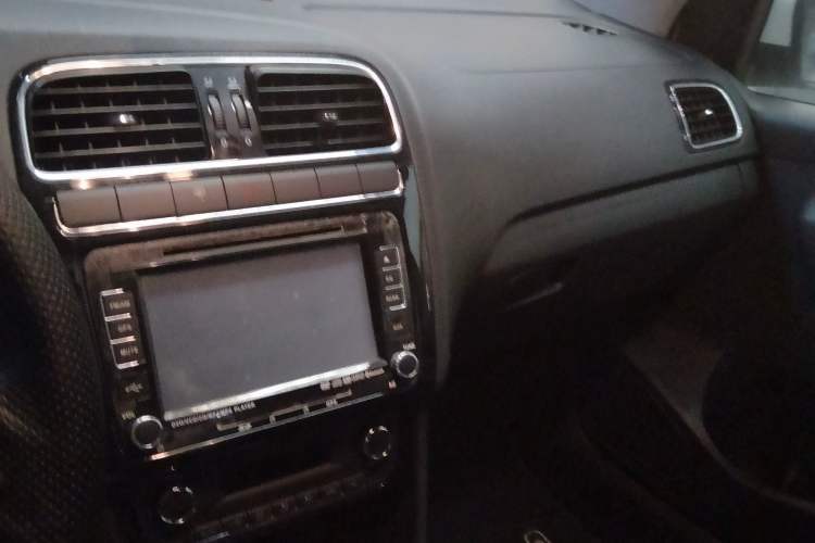 Used Volkswagen Polo 2013 1.6L Automatic Luxury Edition
