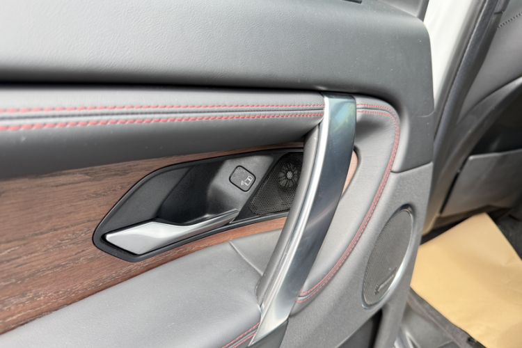 Used Land Rover Discovery Sport 2020 249 PS R-Dynamic Luxury Custom Edition
