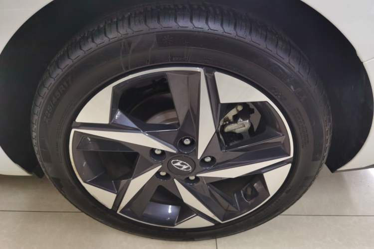 Used Hyundai Elantra 2022 1.5L CVT LUX Prestige Edition
