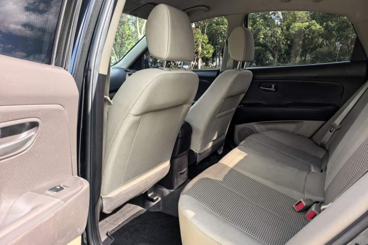 Used Hyundai Celesta 2011 1.6L Automatic Comfort Model
