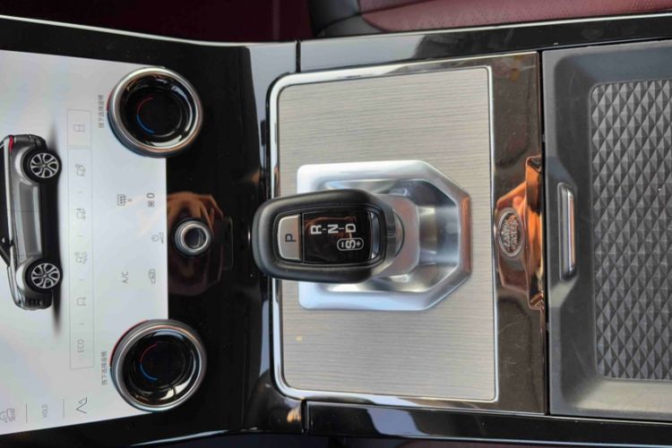 Used Land Rover Range Rover Evoque 2021 Range Rover Velar 249 PS R-Dynamic HSE Luxury Edition