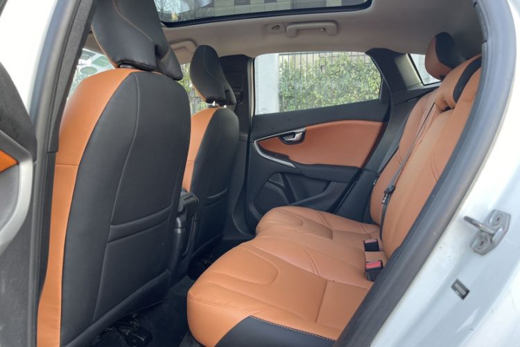 Used Volvo V40 2017 T3 Smart Edition