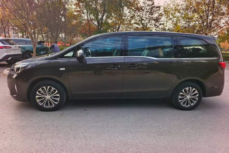 Used Buick GL8 2022 Land Cruiser Executive Class 652T Comfort Model
