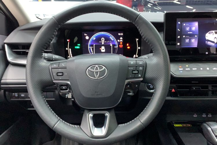 Used Toyota Camry 2024 Dual-Motor 2.0 HGVP Luxury Edition
