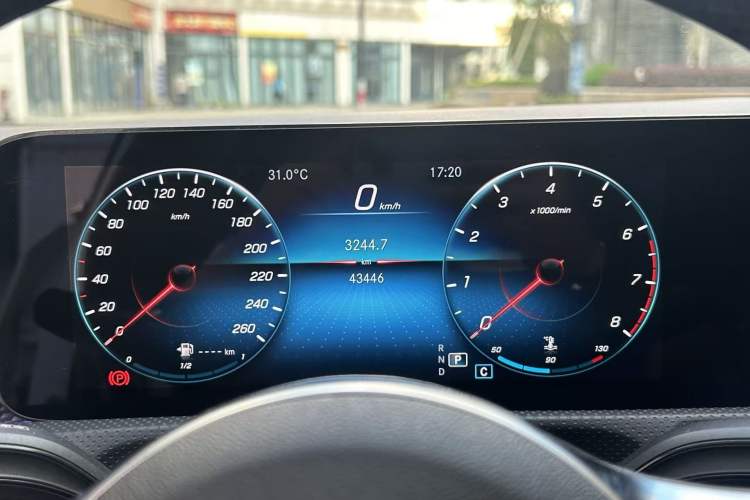 Used Mercedes-Benz A-Class 2022 Revised Version A 200 L Sport Sedan Fashionable Style
