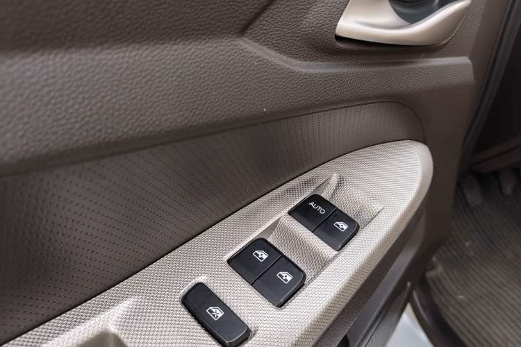 Used Wuling Hongguang 2021 1.5L Facelifted S Comfort Version with Electric Power Steering LAR
